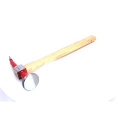 Młotek blacharski z zagiętą końcówką