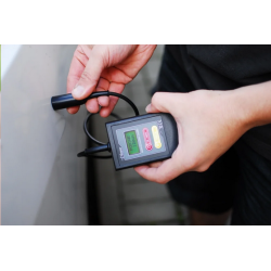 Podstawowy miernik lakieru z sondą na przewodzie