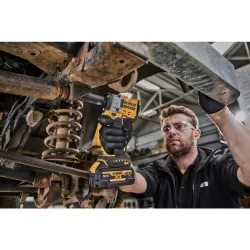 Cordless mini 1/2" impact spanner 610NM Dewalt